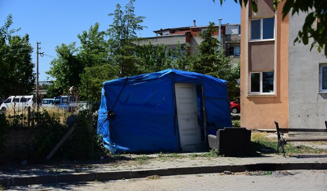 Şehzadeler Belediyesi’nden Selimşahlar’da kaçak yapılara müdahale