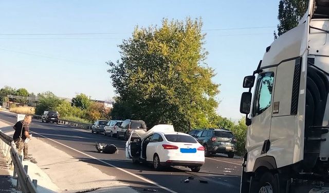Manisa-Turgutlu Yolunda can pazarı! Karı-Koca hemşireler yaralı sürücü için zamanla yarıştı