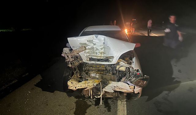 Balıkesir'de traktör ile otomobil kaza yaptı: 1 yaralı