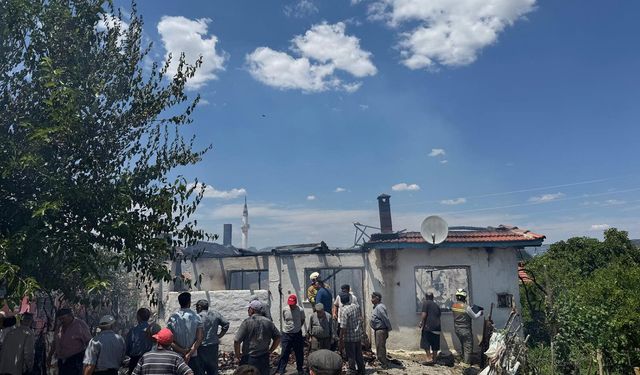 Müstakil evde yangın: Ev kullanılamaz hale geldi