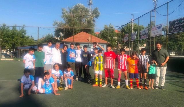 Kur'an kurslarında dostluk sahaya taşındı