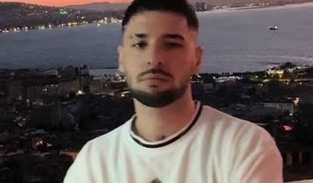 Kırmızı bültenle arananlara yönelik şarkı sözü yazdığı iddia edilen Erol Can Güncü sahnede gözaltına alındı