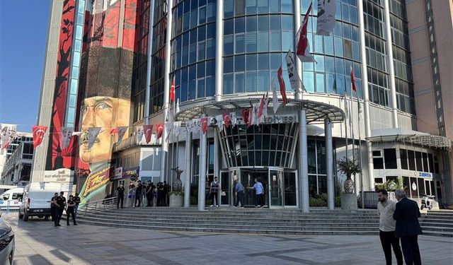 İzmit Belediyesi'ne operasyon! Fatma Kaplan Hürriyet gözaltında