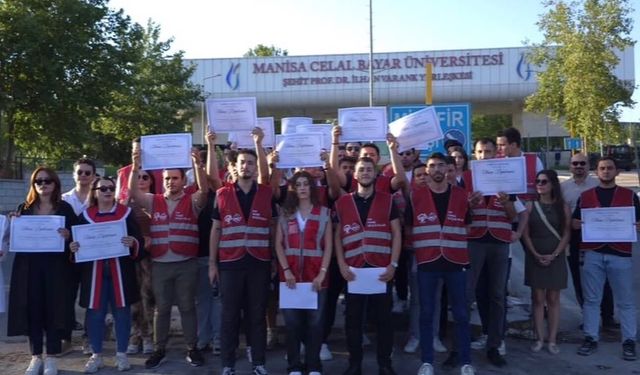 CHP Manisa İl Gençlik Kolları Teşkilatı istifa etti