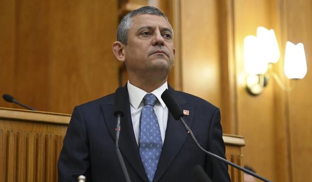 Özgür Özel ve 90 milletvekili CHP’den istifa etti