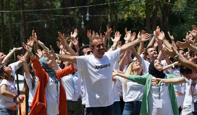 'Ahbaplar suç örgütü' soruşturmasında gözaltına alınan 12 şüpheli adliyeye sevk edildi