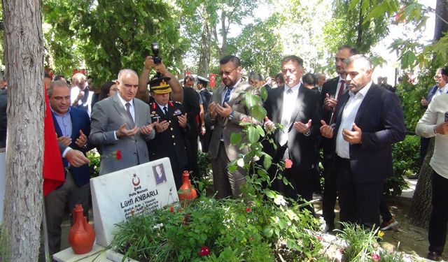 Manisa'da 15 Temmuz şehitleri için anma düzenlendi