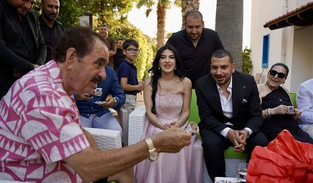 İbrahim Tatlıses'in evinde mutlu gün: Manevi kızına isteme töreninde beşi bir yerde taktı