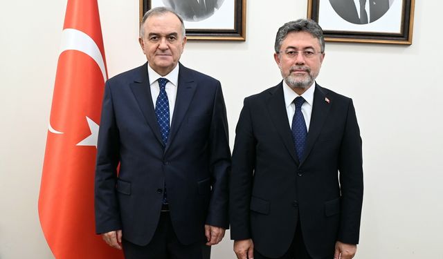 MHP’li Akçay üzüm üreticisinin sözcüsü oldu
