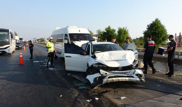 Feci kazada ortalık savaş alanına döndü: 17 yaralı