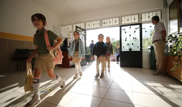 Kamuda çalışan velilere müjde! 4 gün izin