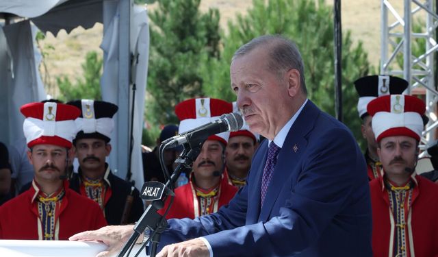 Cumhurbaşkanı Erdoğan: "Kardeşçe kucaklaşmamızı engelleyemezsiniz"