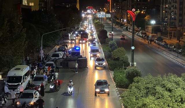 Manisa'da makas atan sürücü 5 araca çarpıp kayboldu