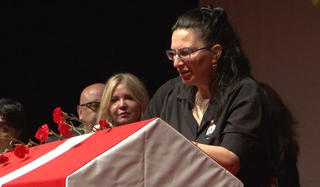 Özlem Esmergül, erkek arkadaşı Serhat Kılıç'ı gözyaşları içinde uğurladı