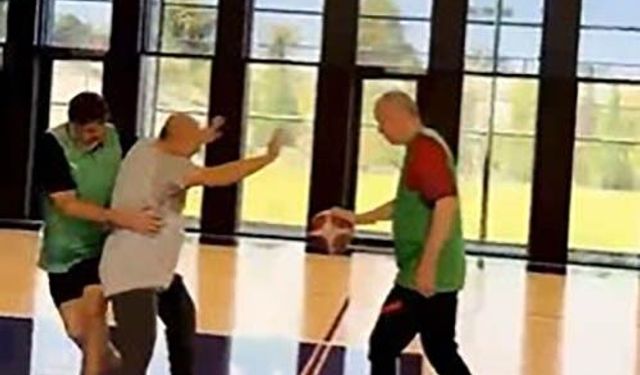 Cumhurbaşkanı Erdoğan basketbol oynadı