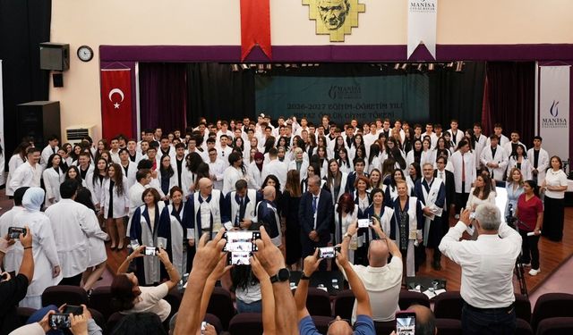 Manisa CBÜ Tıp Fakültesinde beyaz önlük heyecanı