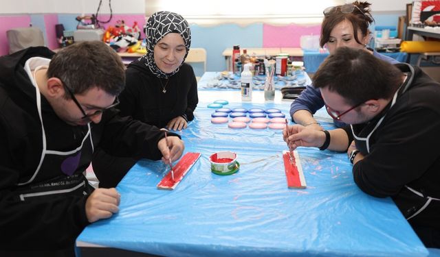 Özel bireyler özel işler üretiyor
