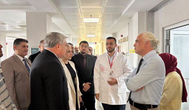 Anahtar Parti Genel Başkan Yardımcıları Turgutlu'da yaralı öğrencileri ziyaret etti