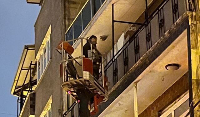 Bursa'da saatler süren rehine krizi: Annesini rehin aldı, özel harekat operasyonuyla evden çıkarıldı