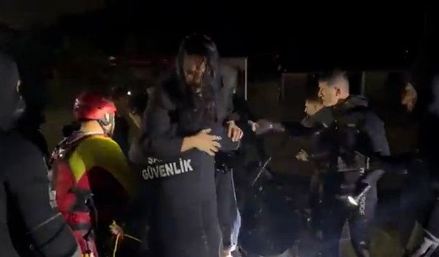 Sarıyer'de selde mahsur kalan oyuncu Demet Özdemir kurtarıldı