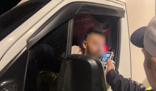 Alkollü sürücüden komisere ilginç rica: “Yap bir şeyler”