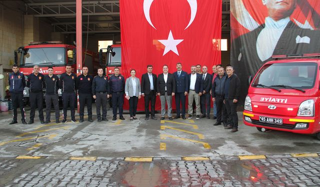 Başkan Dutlulu Kula’da sahaya indi! Muhtarlara tanker desteği