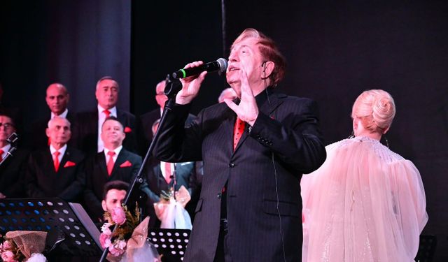 Zeki Müren’in unutulmaz şarkıları Manisa’da yankılandı