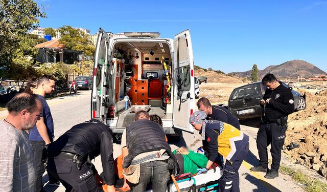 Kula’da iki araç çarpıştı, genç sürücü ağır yaralandı