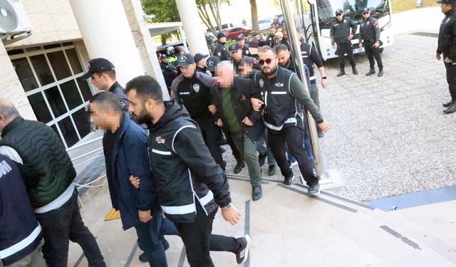 Milas Belediyesi'ne operasyon şüphelileri adliyeye sevk edildi