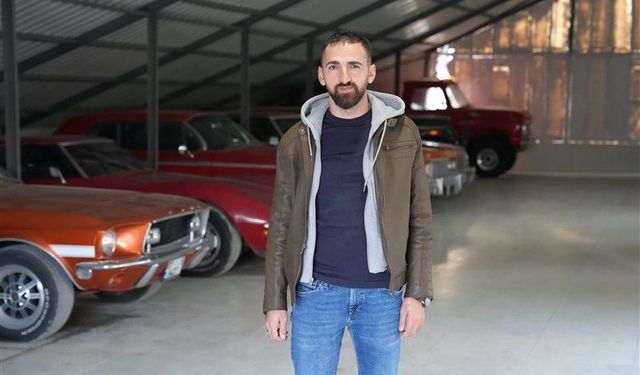 Babasından kalan merakı 11 araçlık klasik otomobil koleksiyonuna dönüştürdü