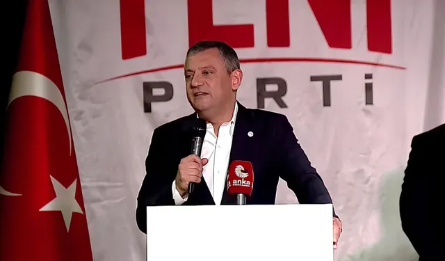 Özgür Özel Manisa’da yemin etti: “Vallahi savaştayız kardeşim!”