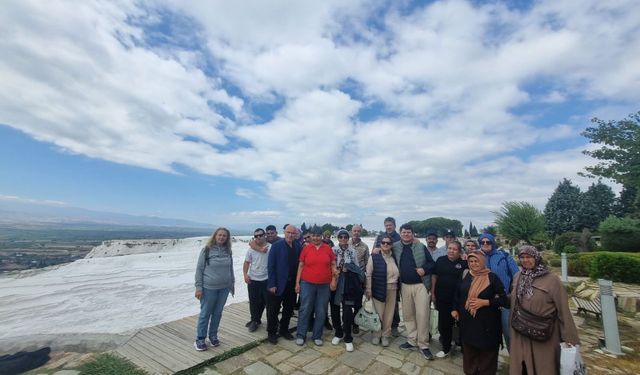 Manisalı engelli bireyler Pamukkale’yi keşfetti