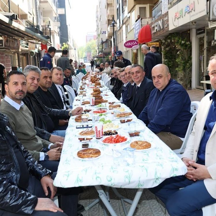 Yenilenen Sevgi Yolu esnafından Başkan Şimşek’e kahvaltılı teşekkür