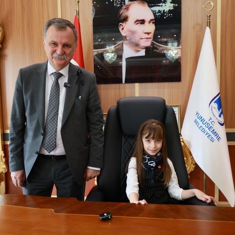 Başkan Balaban 23 Nisan'da koltuğunu çocuklara devretti