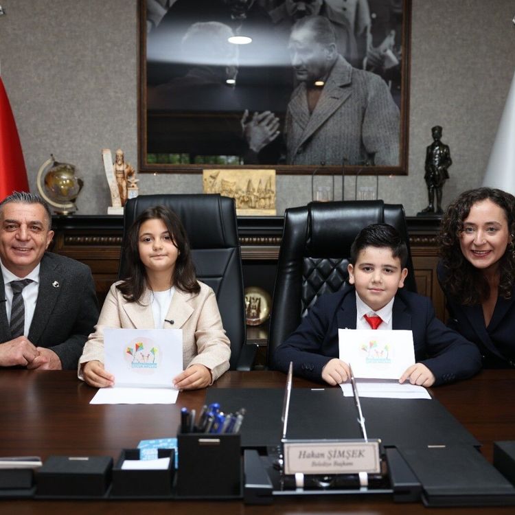 Başkan Şimşek 23 Nisan’ı çocuklarla beraber geçirdi