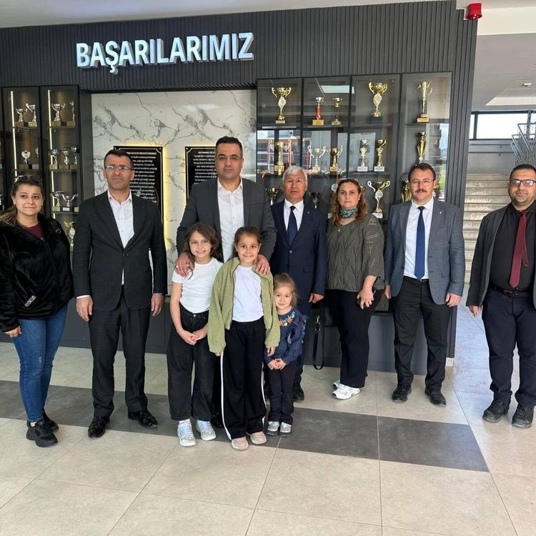 Sarıgöl'de Kaymakam Dalak öğrencilerle bir araya geldi