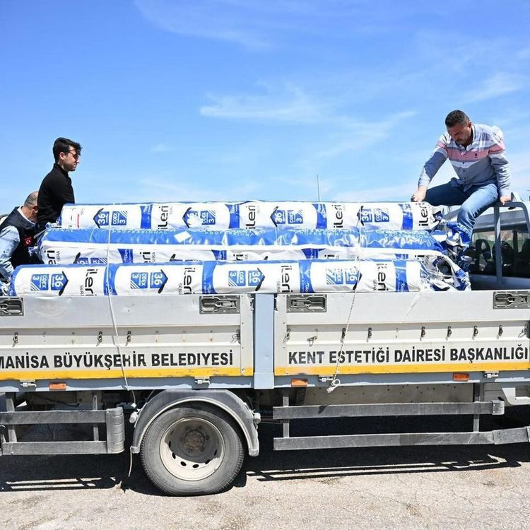 Manisa Büyükşehir’den afetzede üreticilere destek