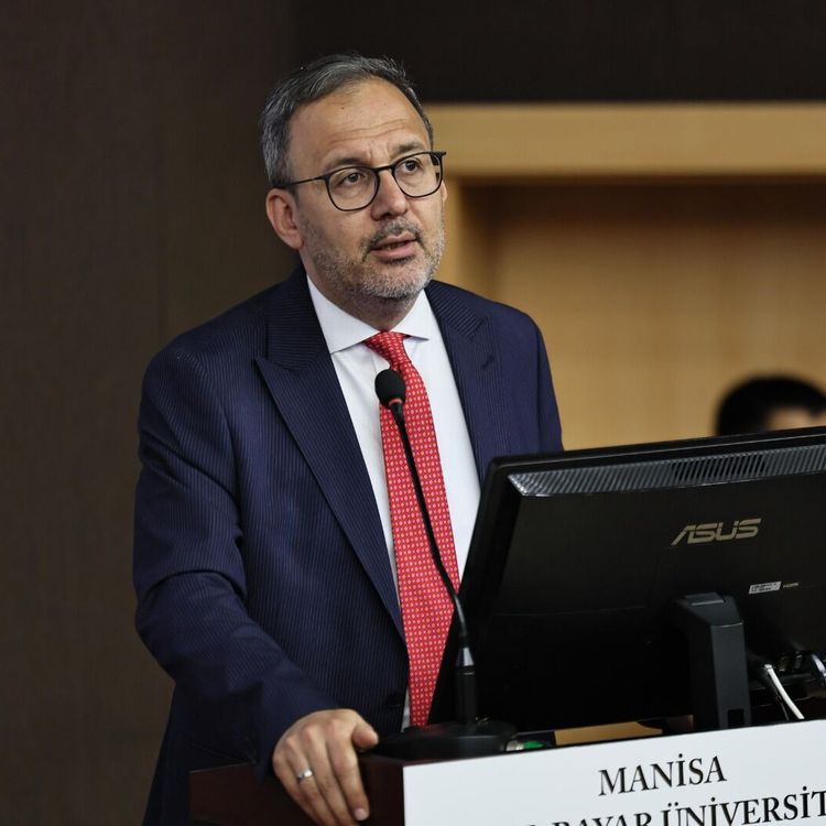 Kasapoğlu CBÜ'de kamu yönetimi öğrencileriyle buluştu