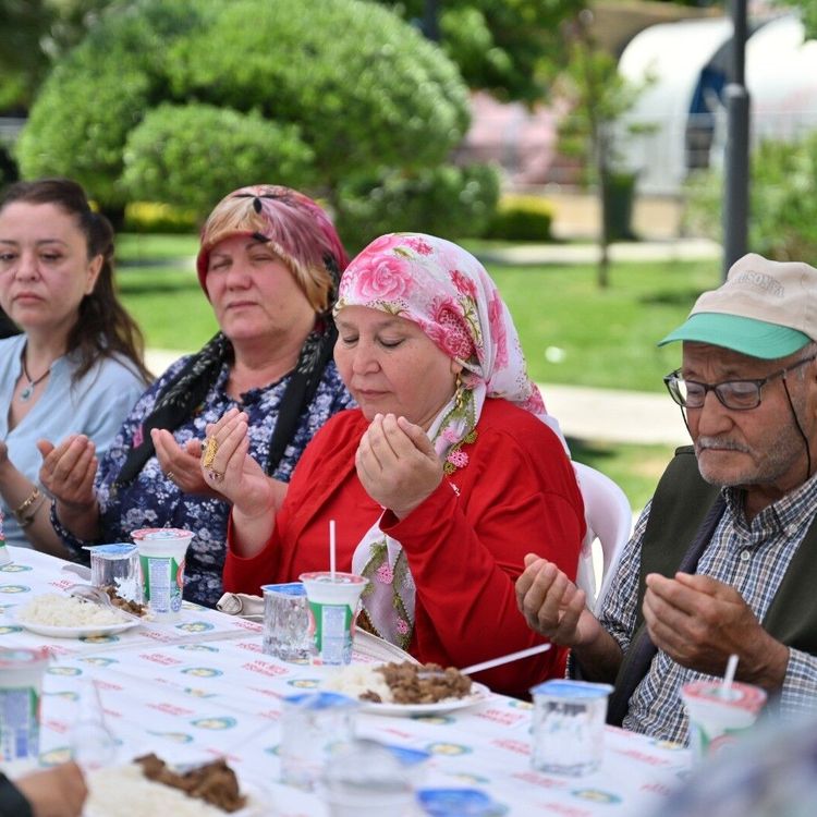 Dilek Mahallesi’nin kahraman şehitleri dualarla anıldı