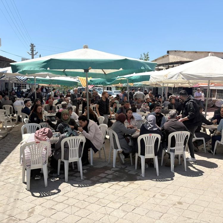 Gördes Sanayi Sitesi’nden 6 bin kişilik hayır yemeği