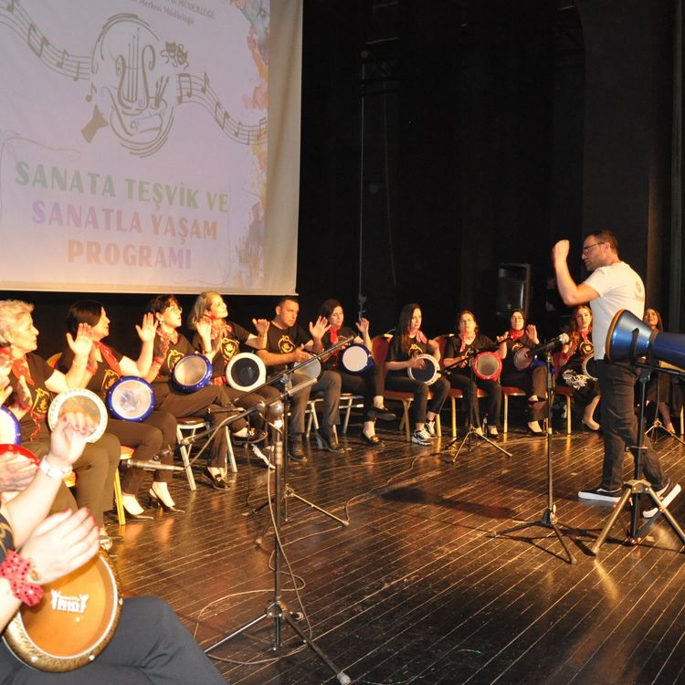 Salihli’de şehit yakınları ve gaziler sahne aldı