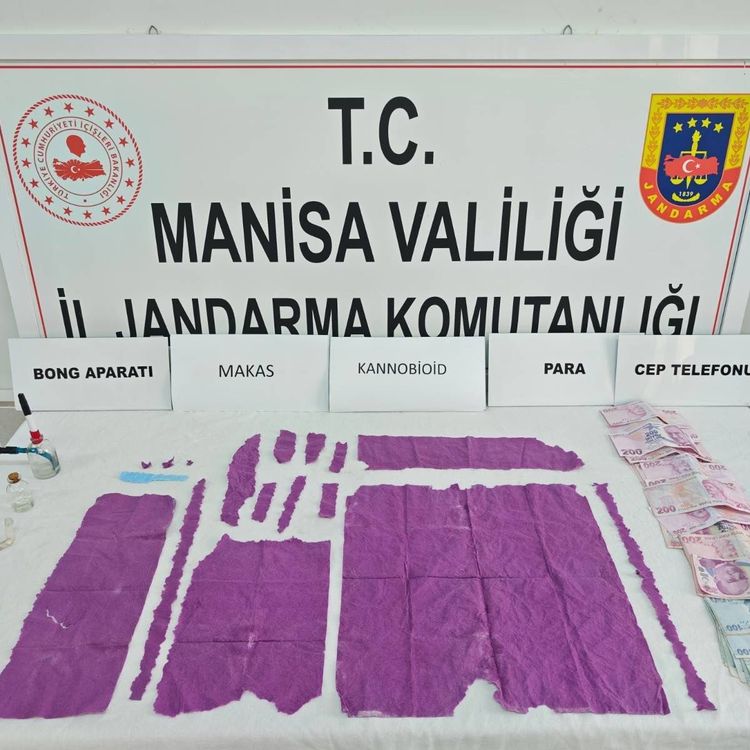 Turgutlu'da 13 bin 800 içimlik sentetik uyuşturucu ele geçirildi