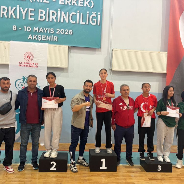 Alaşehir’in güçlü bilekleri Konya’da kürsüye çıktı