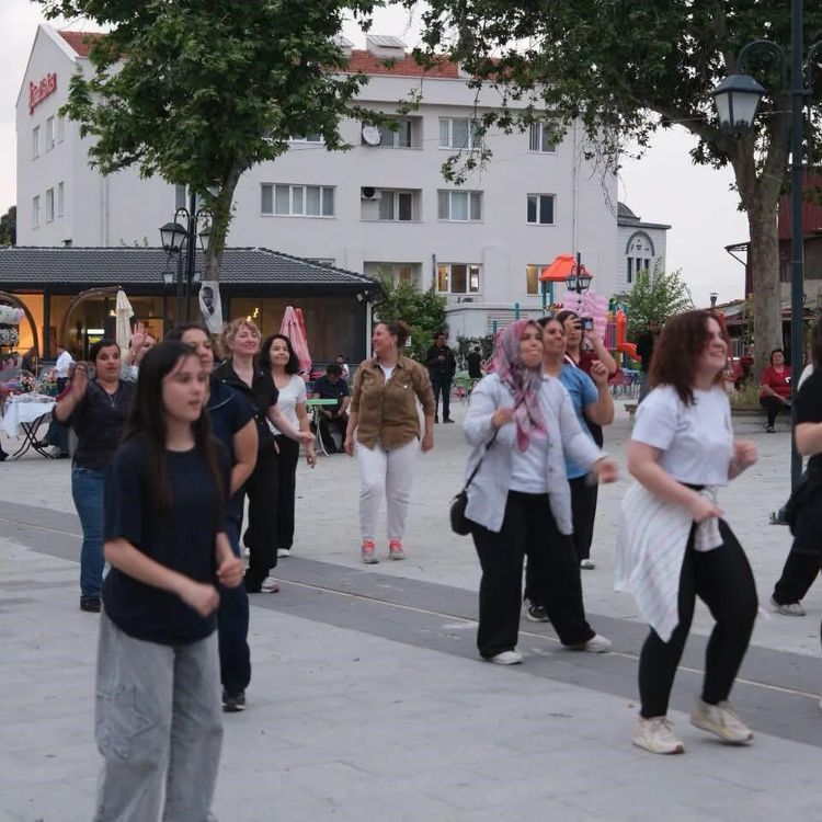 Meydanda spor ve müzik coşkusu