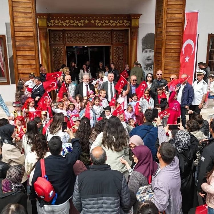 Yunusemre'de bayram coşkusu sokaklara taşacak