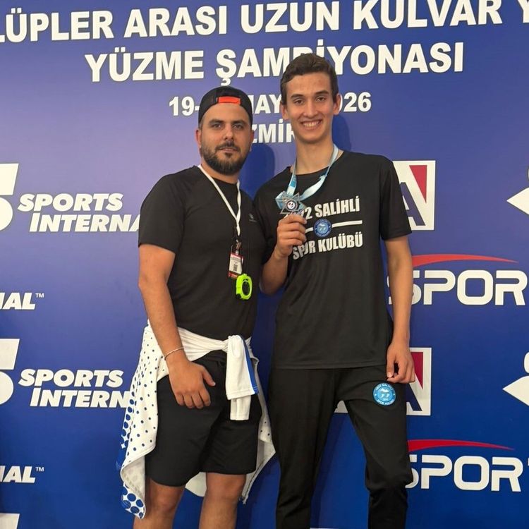 Manisalı yüzücü Eren Ayaz’dan Türkiye ikinciliği başarısı