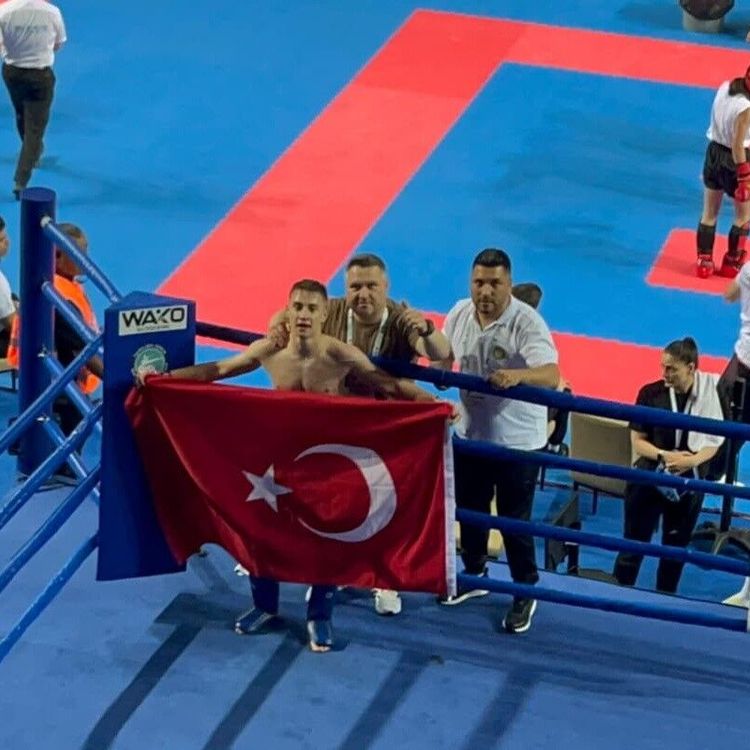 Manisalı sporcu, Dünya Kupası'nda tarih yazdı