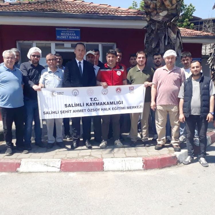 Salihli’de kurban kesimini uygulamalı öğrendiler