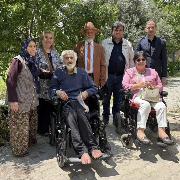 Hayırseverden 5 engelliye bayram hediyesi