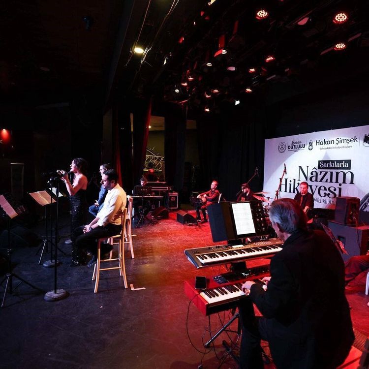 Manisa’da Nazım Hikmet şiirler ve şarkılarla anıldı